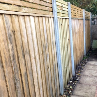 cd-customer-close-board-fence-with-topper-2026