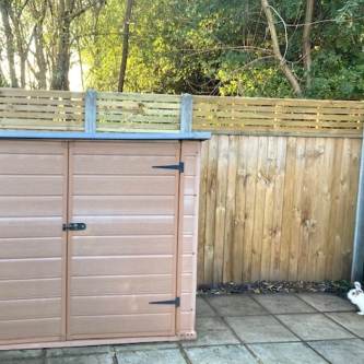 cd-customer-close-board-fence-with-topper2-2026