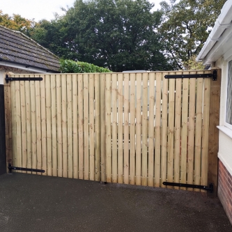 cd-customer-double-picket-driveway-gates-2026