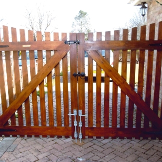 cd-customer-inverted-arch-double-gates-2026