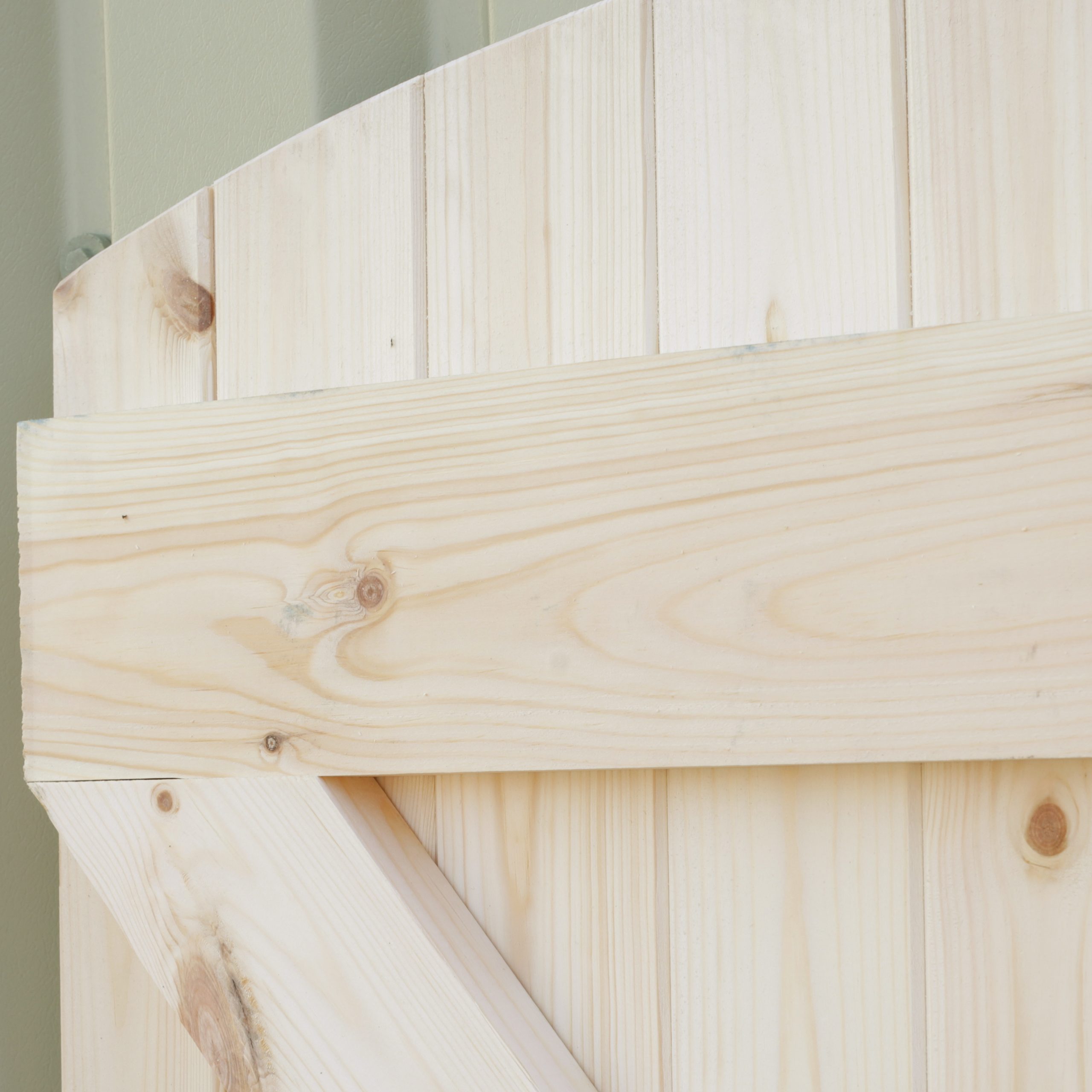 Arched-Top-(LB)-Door-Gate_close-up-back 2