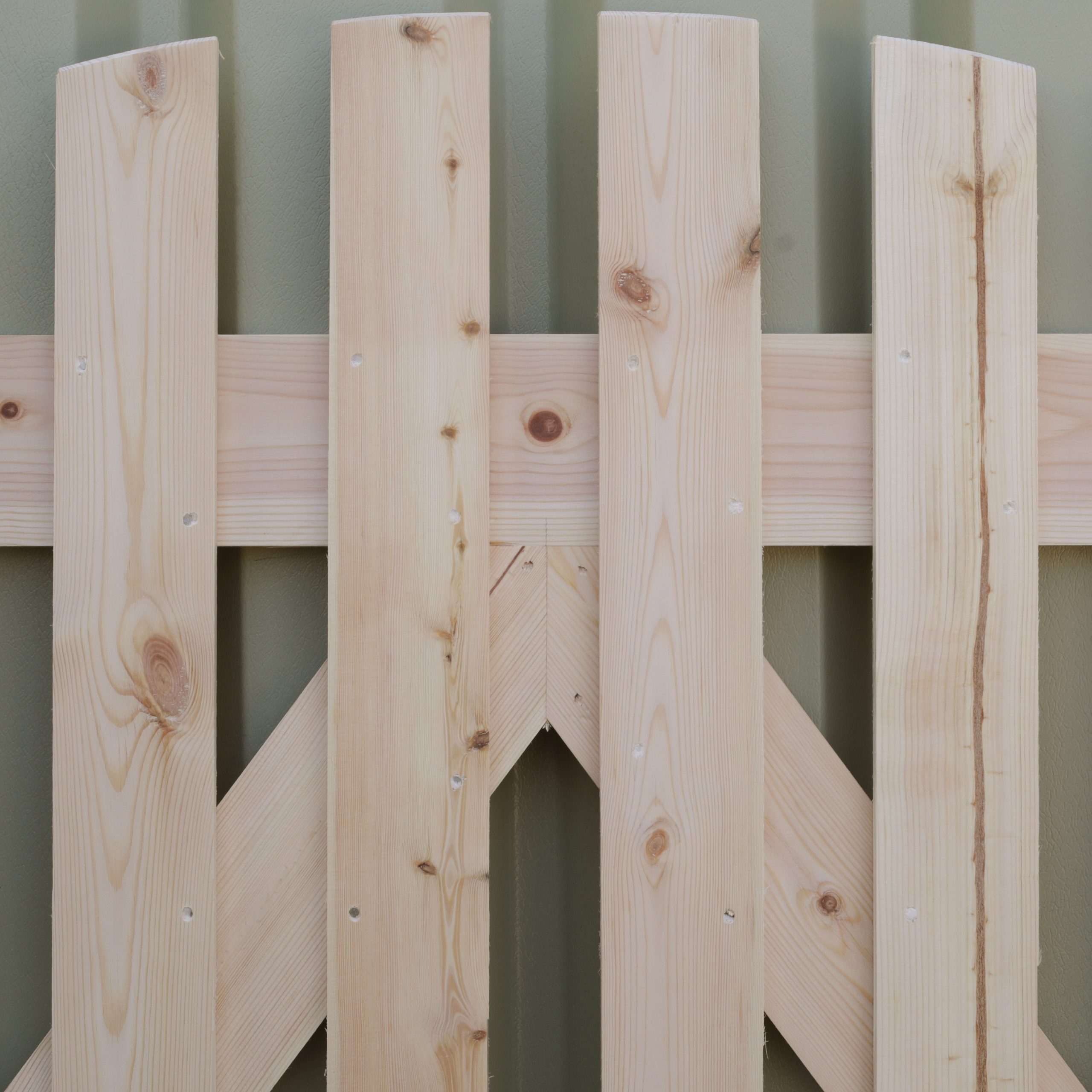 Small-Arched-Picket-Gate-Door_close-up-front 1