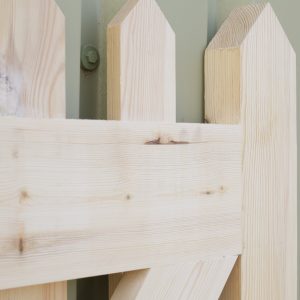 Small-Palisade-Gate-Door_close-up-back 2