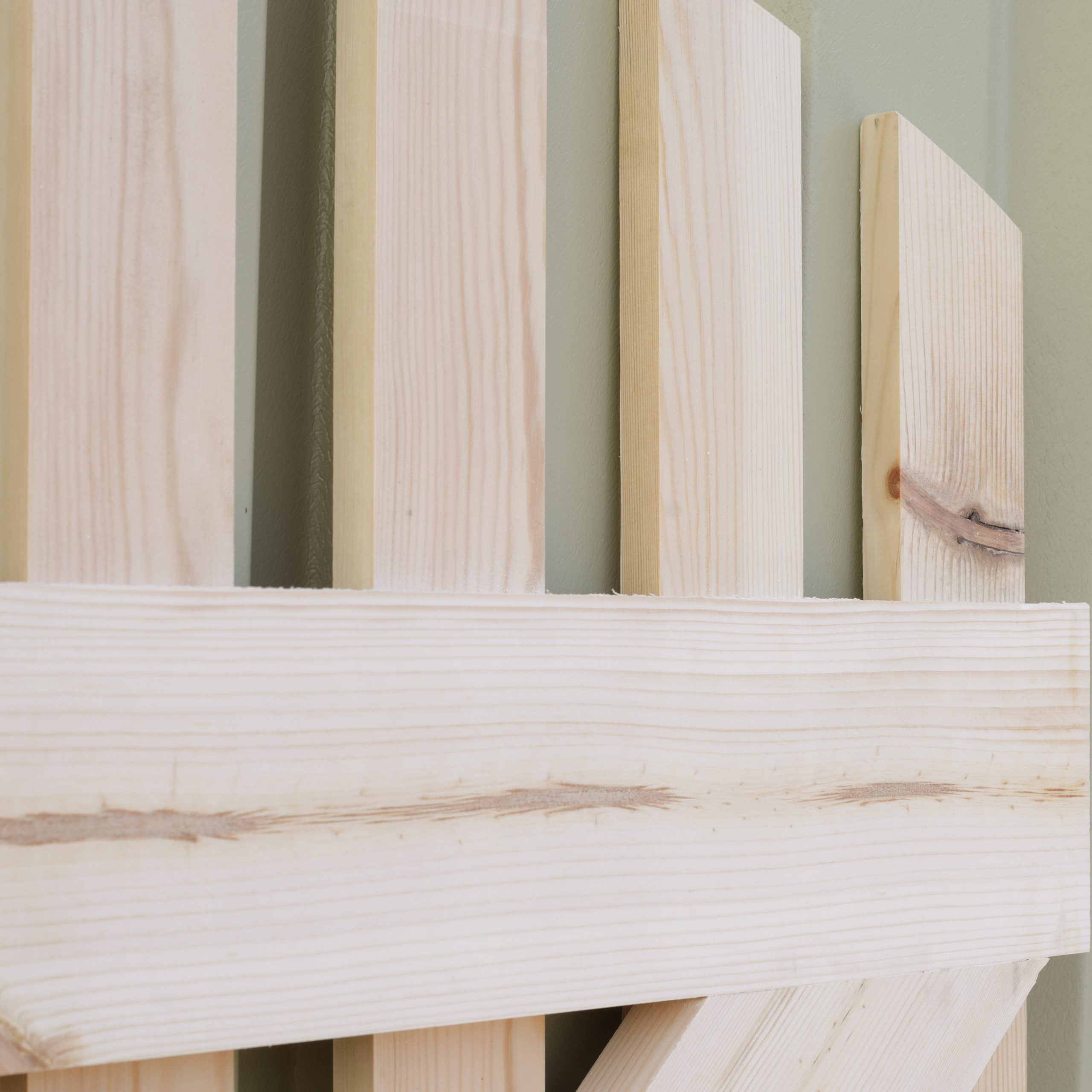 Tall-Arched-Picket-Gate-Door_close-up-back 2