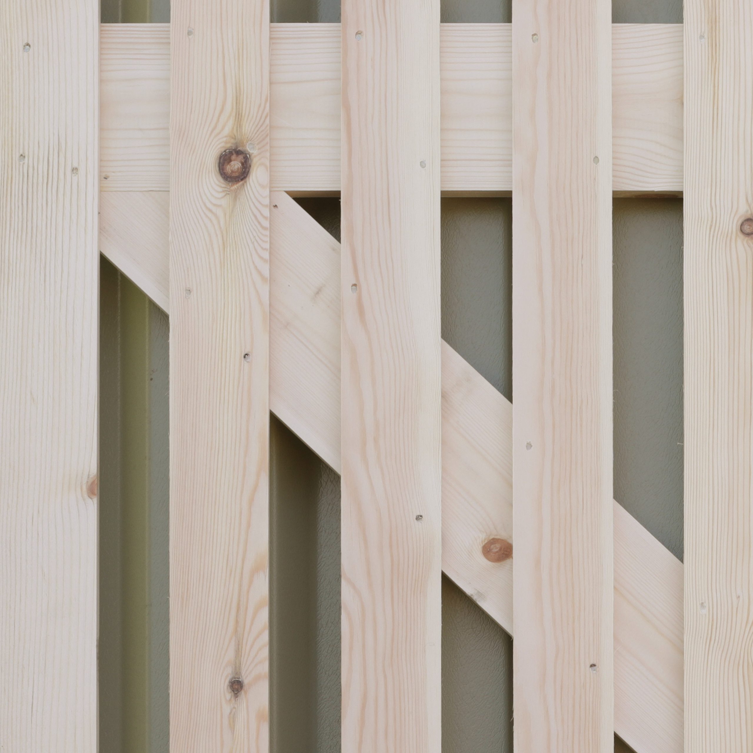 Tall-Arched-Picket-Gate-Door_close-up-front 1