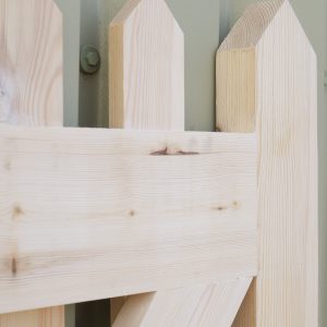 Tall-Palisade-Gate-Door_close-up-back 2